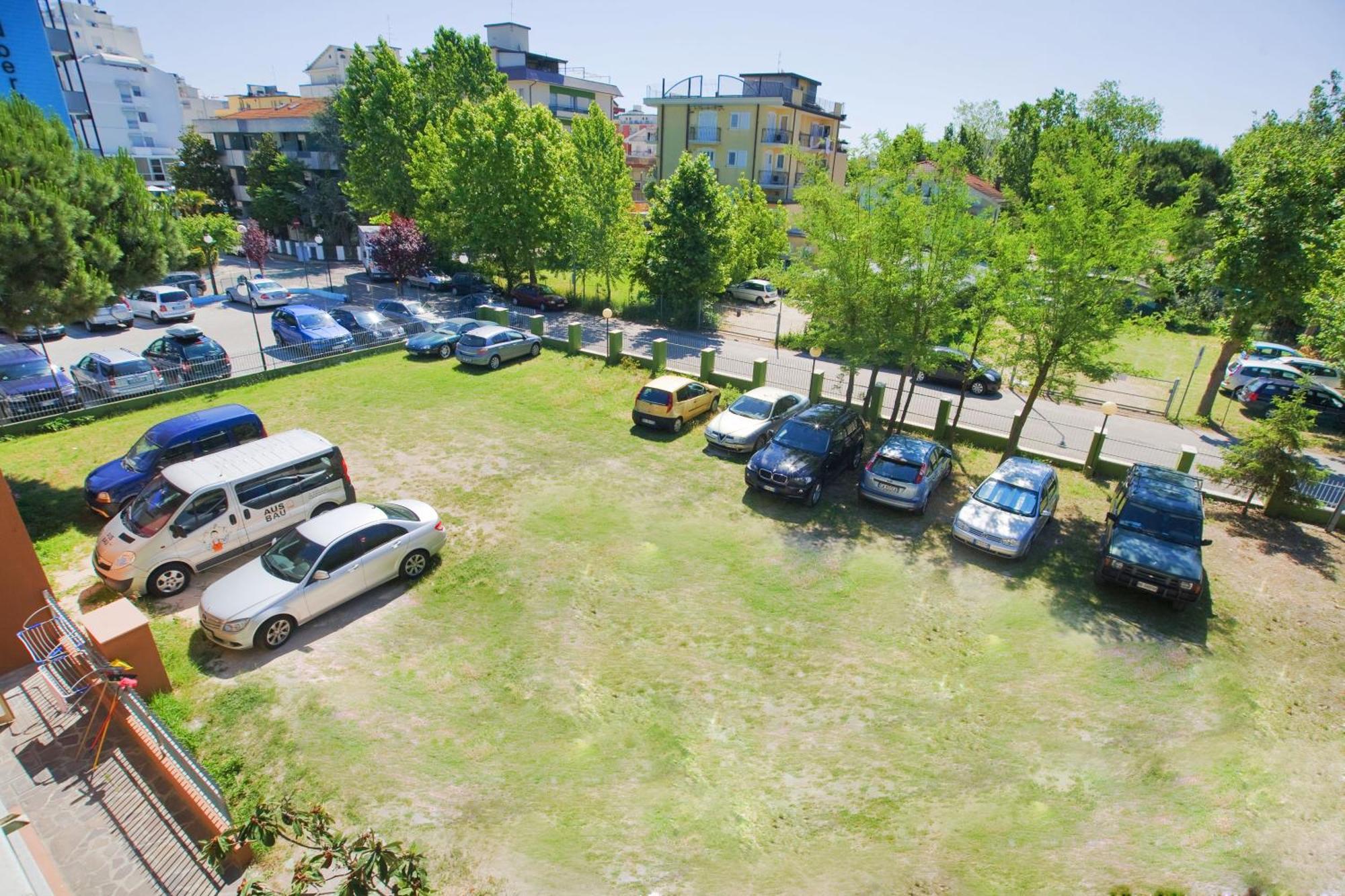 Hotel Etna - Nuova Gestione Romagnola All-Inclusive Spiaggia Parcheggio Riccione Dış mekan fotoğraf