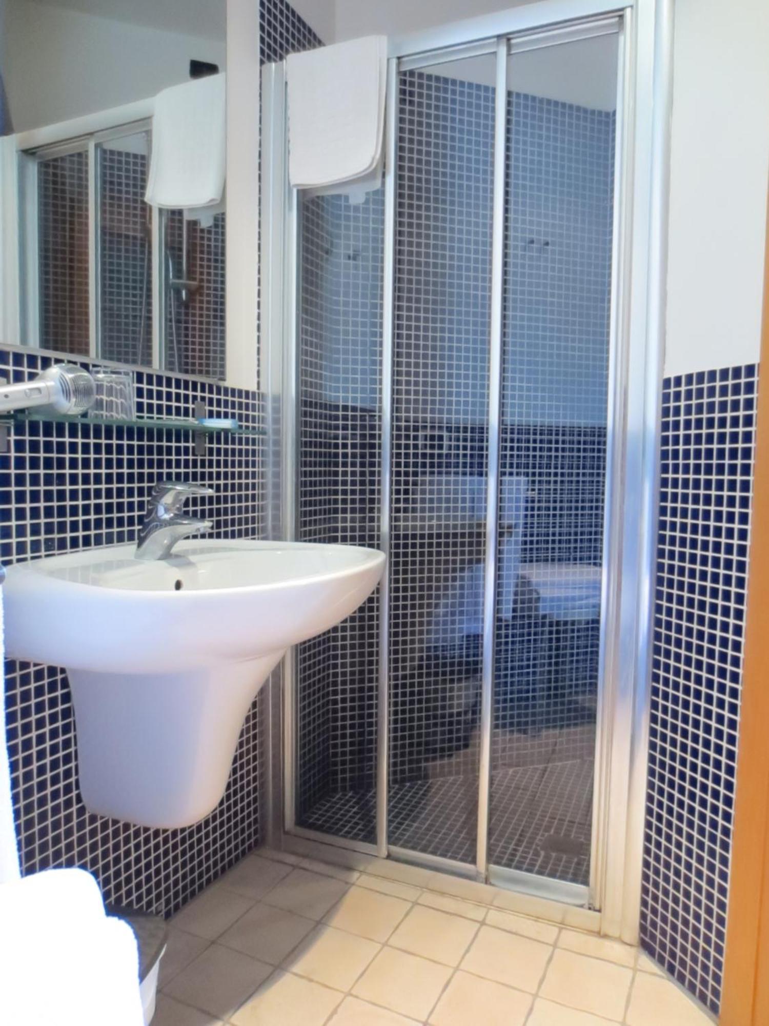 Hotel Etna - Nuova Gestione Romagnola All-Inclusive Spiaggia Parcheggio Riccione Dış mekan fotoğraf