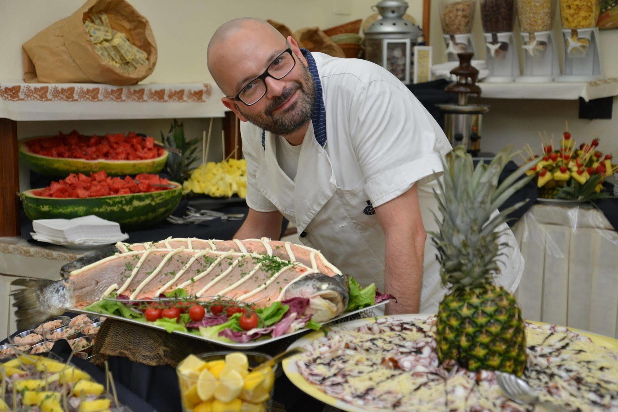 Hotel Etna - Nuova Gestione Romagnola All-Inclusive Spiaggia Parcheggio Riccione Dış mekan fotoğraf