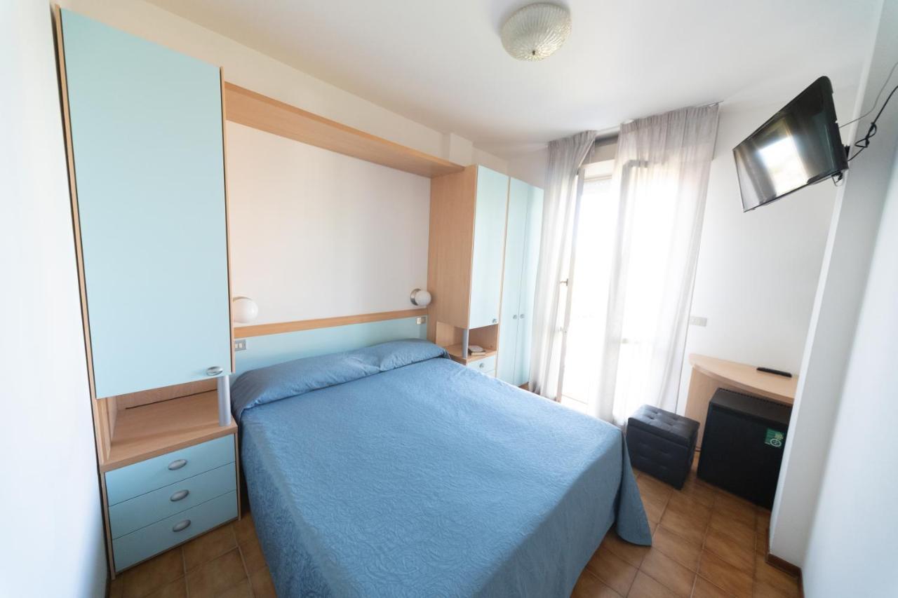 Hotel Etna - Nuova Gestione Romagnola All-Inclusive Spiaggia Parcheggio Riccione Dış mekan fotoğraf